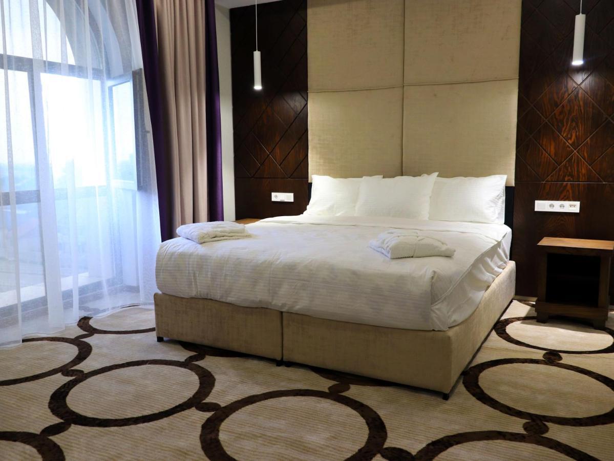 East Palace Hotel Almaty Extérieur photo
