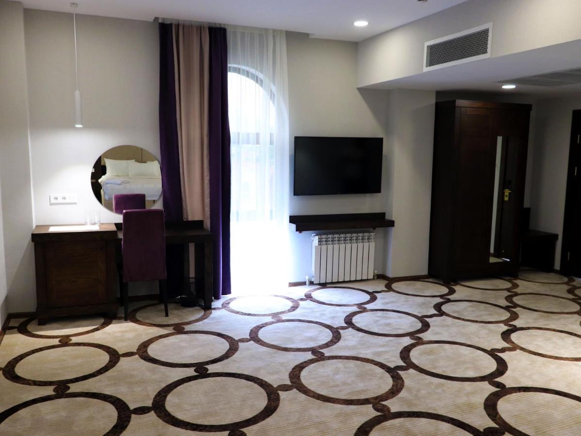 East Palace Hotel Almaty Extérieur photo