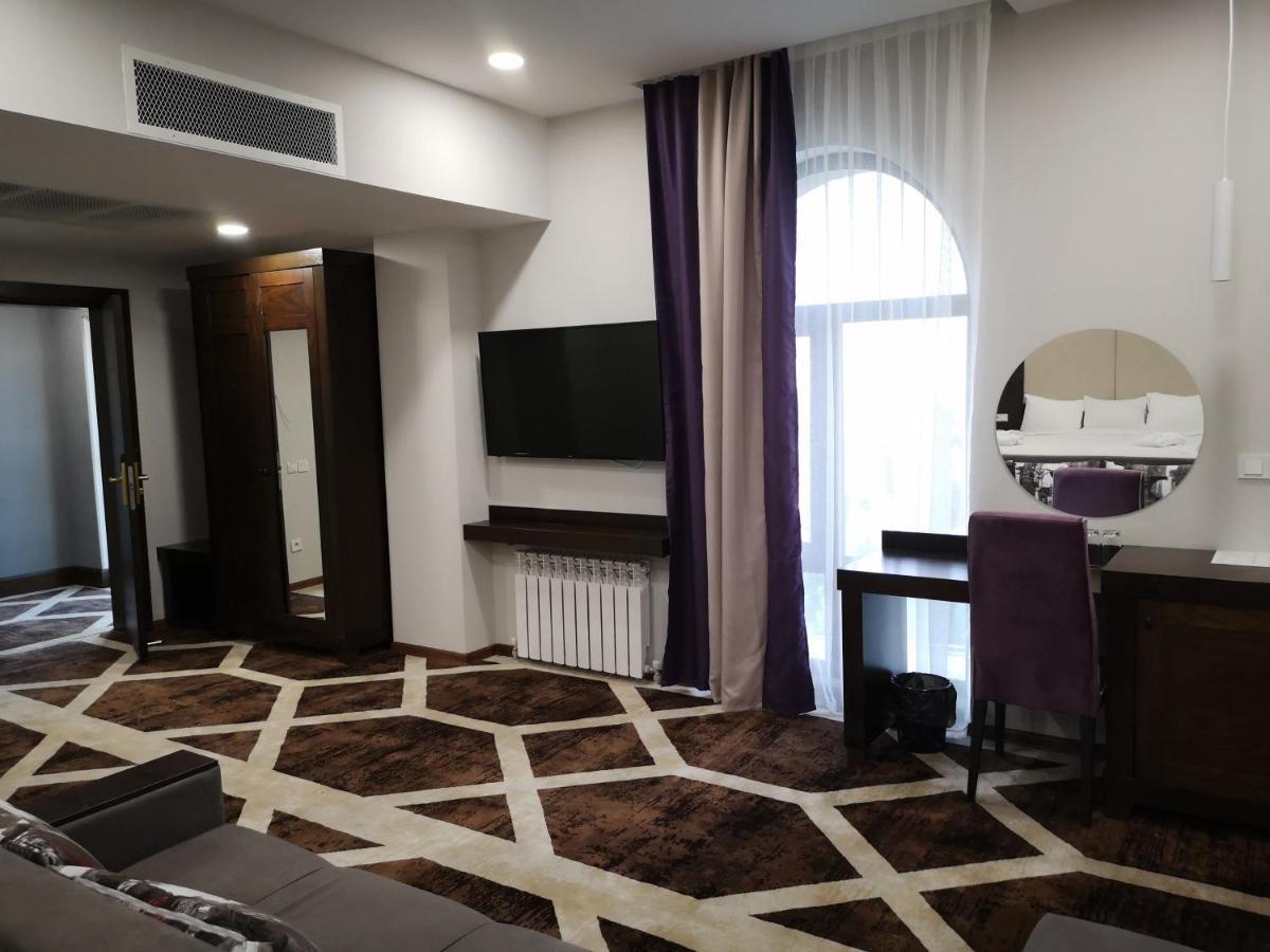 East Palace Hotel Almaty Extérieur photo