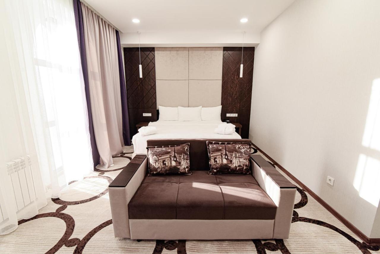 East Palace Hotel Almaty Extérieur photo