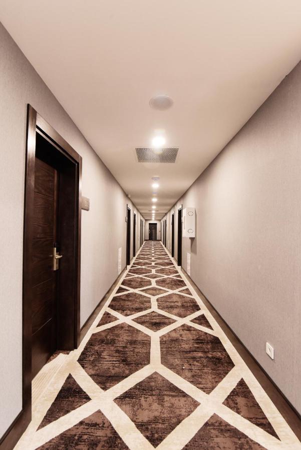 East Palace Hotel Almaty Extérieur photo